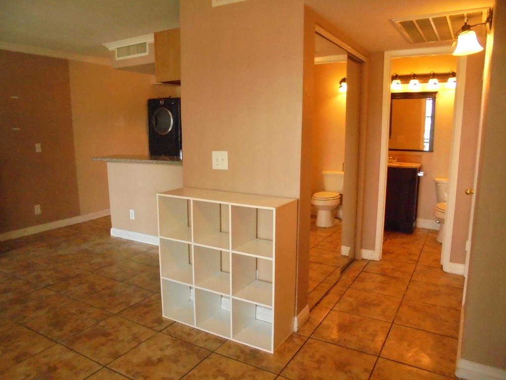 Las Vegas Investment Opportunity! 700/Month Low HOA 88/Month Real